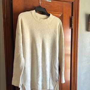 Abercrombie & Fitch women’s Cream Sweater